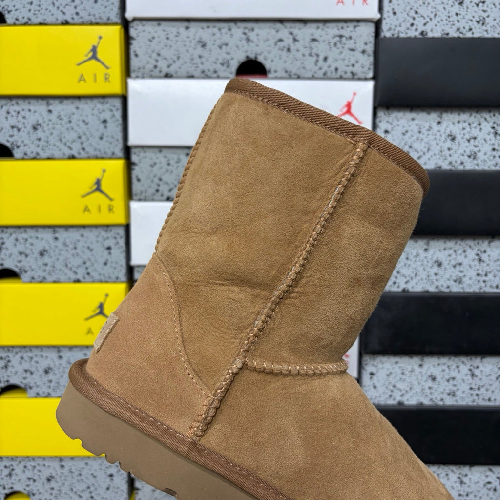 UGG Kallen Lace Classic Short Boot – Suede Boot with Shearling Lining, Tonal Back Seam & Classic Sunburst Sole in Chestnut