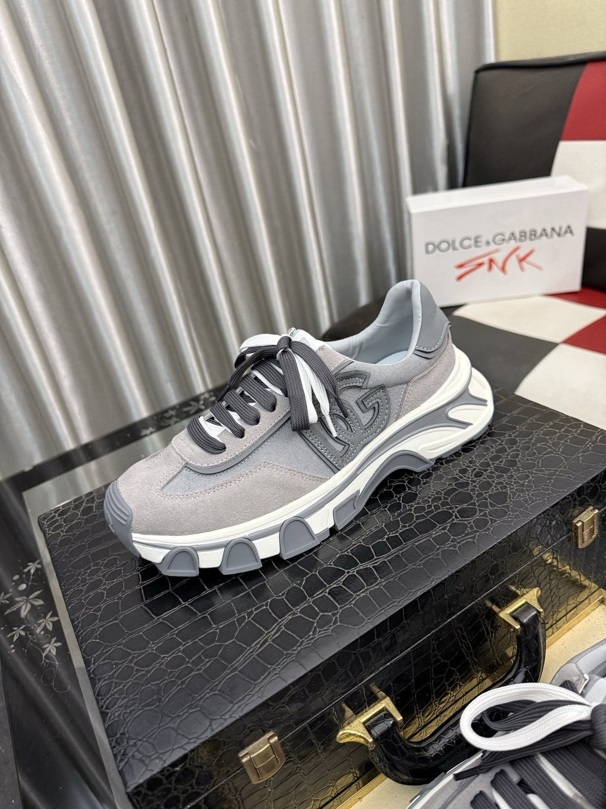 Dolce & Gabbana Men's Gray Lace-Up Sneakers